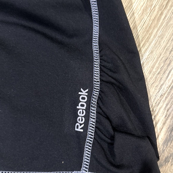 EC Reebok Running Pull Over - Picture 8 of 8